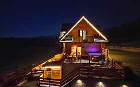 LK Mountain Residence segmenty z prywatnym jacuzzi i widokami na góry i jezioro